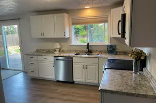 297 Heffley St S, Monmouth, OR 97361 - Photo 8