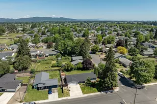 297 Heffley St S, Monmouth, OR 97361 - Photo 32