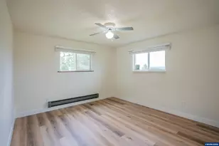 40025 Crestview Ln, Lebanon, OR 97355 - Photo 18