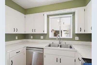 1357 Grove St, Lebanon, OR 97355 - Photo 8