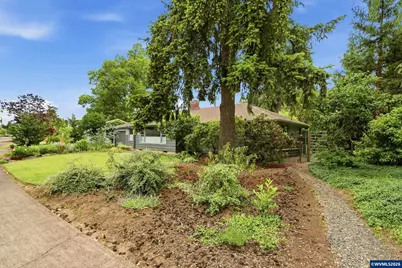 2530 Sharon Wy, Eugene, OR 97401 - Photo 6