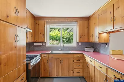 2530 Sharon Wy, Eugene, OR 97401 - Photo 22