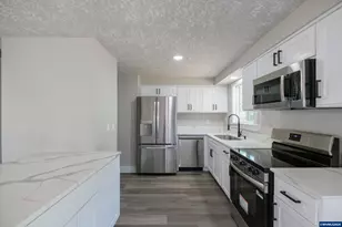 4637 Adobe St SE, Salem, OR 97317 - Photo 16