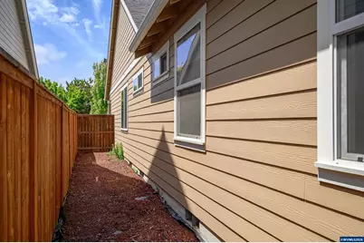 3622 NE Hembree St, McMinnville, OR 97128 - Photo 36