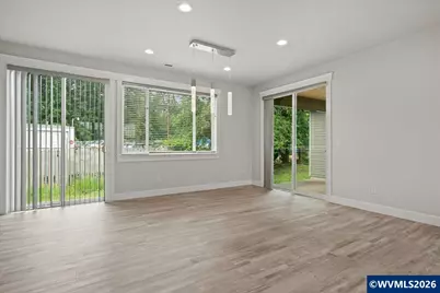 4098 Portland Rd NE, Salem, OR 97301 - Photo 16