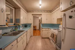35858 Knox Butte Rd E, Albany, OR 97322 - Photo 8