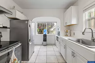 985 Madison St NE, Salem, OR 97301 - Photo 10