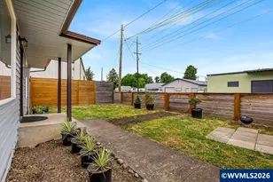 717 20th St SE, Salem, OR 97301 - Photo 6