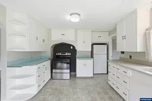 870 Hickory St NE, Salem, OR 97301 - Photo 10