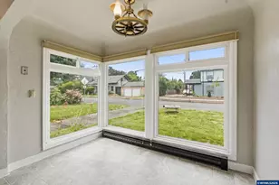 870 Hickory St NE, Salem, OR 97301 - Photo 14