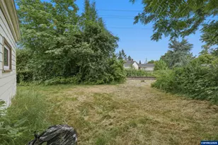 870 Hickory St NE, Salem, OR 97301 - Photo 22