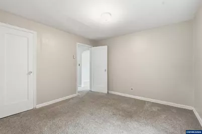 870 Hickory St NE, Salem, OR 97301 - Photo 16