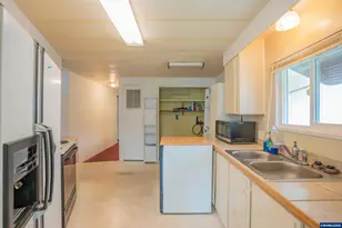 3134 Highway 20, Sweet Home, OR 97386 - Photo 4