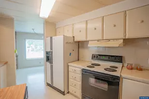 3134 Highway 20, Sweet Home, OR 97386 - Photo 8