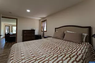 38703 Shady Oak Rd NE, Albany, OR 97322 - Photo 36