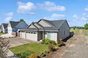 4722 Royal Dr NE, Albany, OR 97321 - Photo 1