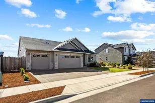 4722 Royal Dr NE, Albany, OR 97321 - Photo 2