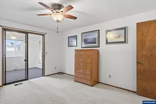1305 Mulberry Dr, Woodburn, OR 97071 - Photo 14