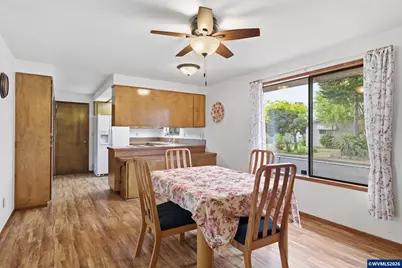 1305 Mulberry Dr, Woodburn, OR 97071 - Photo 8