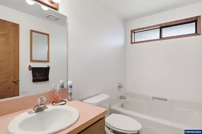 1305 Mulberry Dr, Woodburn, OR 97071 - Photo 22