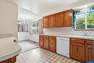 3813 Dustin Ct NE, Salem, OR 97305 - Photo 8