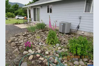 553 SW Kingwood Av, Mill City, OR 97360 - Photo 20