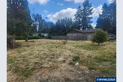 4762 Lancaster Dr NE, Salem, OR 97305 - Photo 2