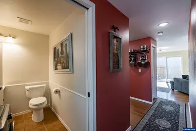 2190 Maplewood Dr S, Salem, OR 97306 - Photo 32