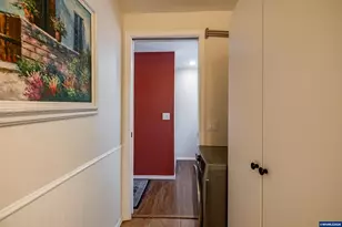 2190 Maplewood Dr S, Salem, OR 97306 - Photo 20