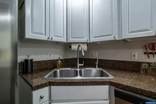 2190 Maplewood Dr S, Salem, OR 97306 - Photo 16