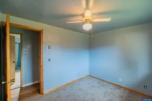 905 Ash St, Brownsville, OR 97327 - Photo 32