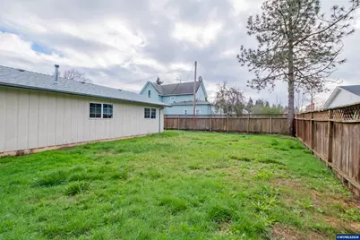 905 Ash St, Brownsville, OR 97327 - Photo 50