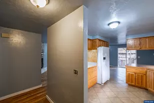 905 Ash St, Brownsville, OR 97327 - Photo 6