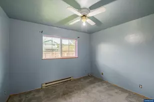 905 Ash St, Brownsville, OR 97327 - Photo 28