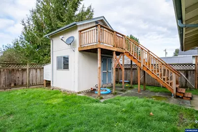 905 Ash St, Brownsville, OR 97327 - Photo 44
