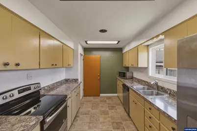 1137 N 4th St, Stayton, OR 97383 - Photo 8