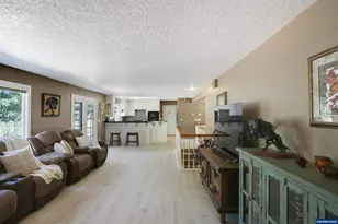 6135 Skyline Rd S, Salem, OR 97306 - Photo 12