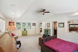 6135 Skyline Rd S, Salem, OR 97306 - Photo 14