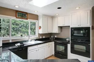 6135 Skyline Rd S, Salem, OR 97306 - Photo 10