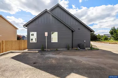 1271 Brown St, Woodburn, OR 97071 - Photo 6