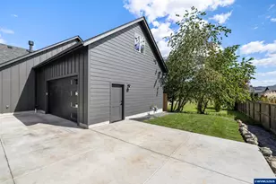 1271 Brown St, Woodburn, OR 97071 - Photo 12