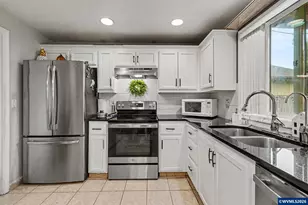 4354 Leafwood Ave NE, Salem, OR 97305 - Photo 8