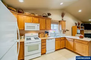 3802 Somerset Dr NE, Albany, OR 97322 - Photo 14