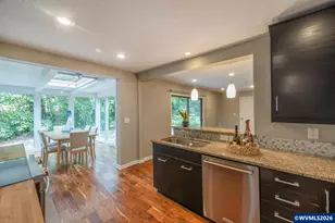 10165 SW Walker Rd, Beaverton, OR 97005 - Photo 12