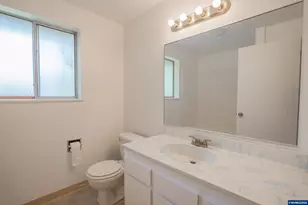 1043 26th Ct, Sweet Home, OR 97386 - Photo 18