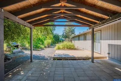 1043 26th Ct, Sweet Home, OR 97386 - Photo 24