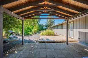 1043 26th Ct, Sweet Home, OR 97386 - Photo 24