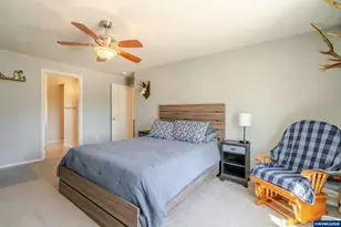 647 NE Autumn Ridge Dr, McMinnville, OR 97128 - Photo 28