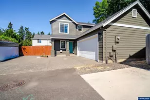 647 NE Autumn Ridge Dr, McMinnville, OR 97128 - Photo 2