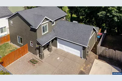 647 NE Autumn Ridge Dr, McMinnville, OR 97128 - Photo 1